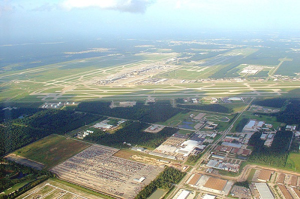  Photo aérienne de l’Aéroport International George Bush, un aéroport international à Houston. 